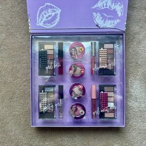 NWT Hard Candy “Get the Look” 11 Makeup Piece Collection- Eyes, Lip and Face